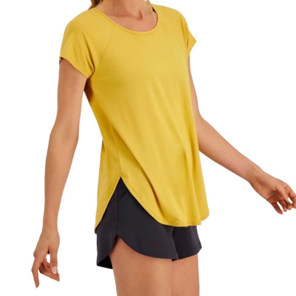 NWT ID Ideology Womens XS Spicy Mustard Top Super Soft UPF 50+ Wicks Flat Seams
